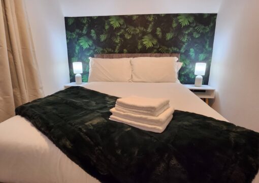 Bridge House Sleeps 10 in york, 10 mins to city