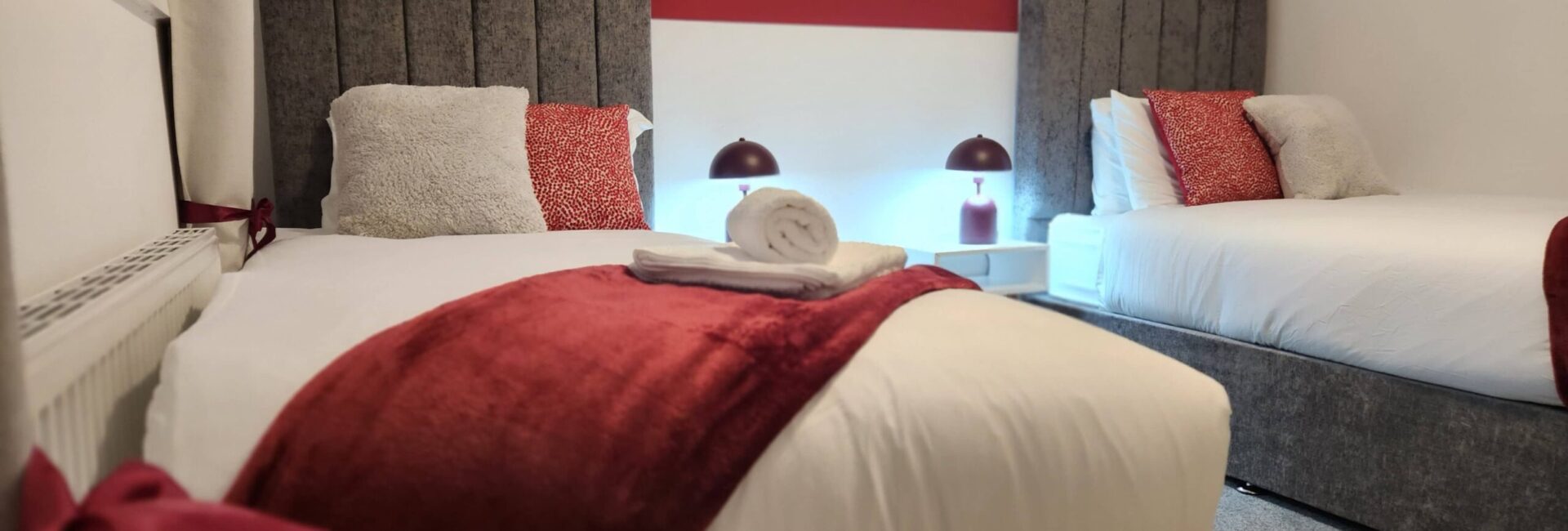 Bridge House Sleeps 10 in york, 10 mins to city