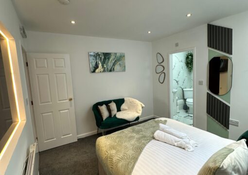 Stylish 1-bedroom apartment in Birmingham City with free parking.