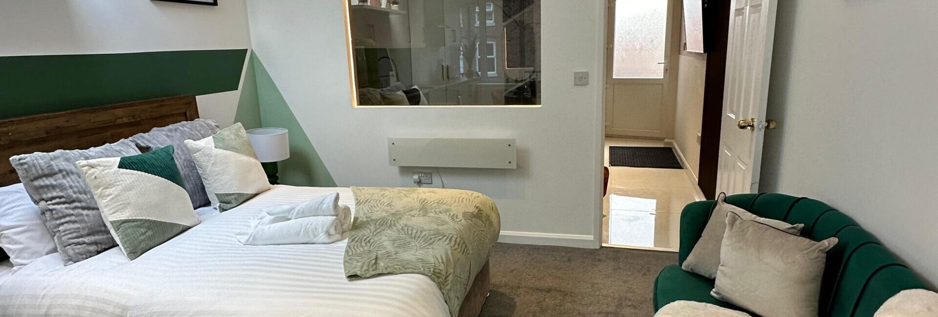 Stylish 1-bedroom apartment in Birmingham City with free parking.