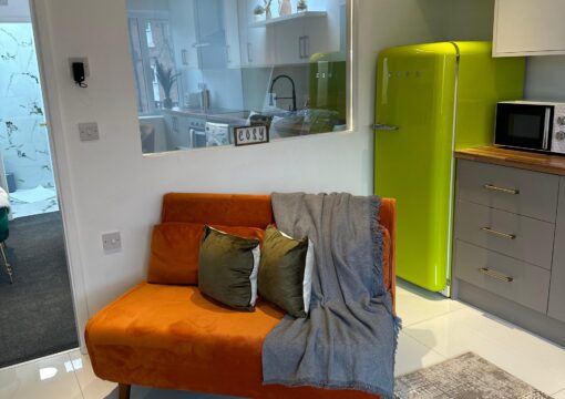 Stylish 1-bedroom apartment in Birmingham City with free parking.