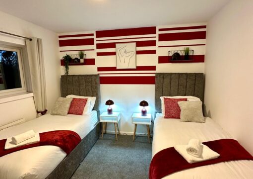 Bridge House Sleeps 10 in york, 10 mins to city